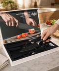 Set Coltelli da Cucina 6 Pezzi in Acciaio Inox con Motivo a Diamante, Completo di: Coltello da Chef, Trancio, Multiuso, Mannaia, Forbici e Pelapatate