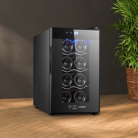 Cantinetta vini compatta da 8 bottiglie 25 litri con design elegante nero, illuminazione LED interna e display digitale