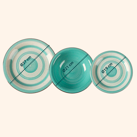 Set piatti stoneware disponibili in colori assortiti: verde, nero, rosso, arancione e giallo, mix di tonalità calde e fresche